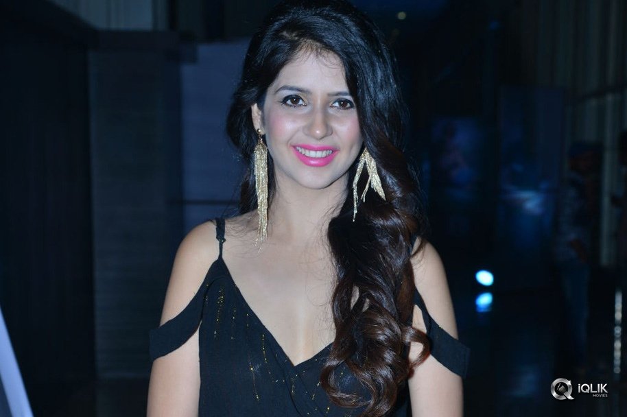 Kashish-Vohra-at-Rogue-Movie-Audio-Launch